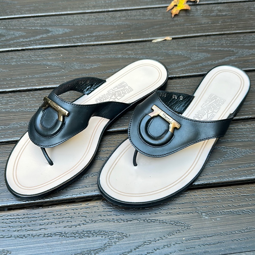 Black like new Salvatore Ferragamo sandals